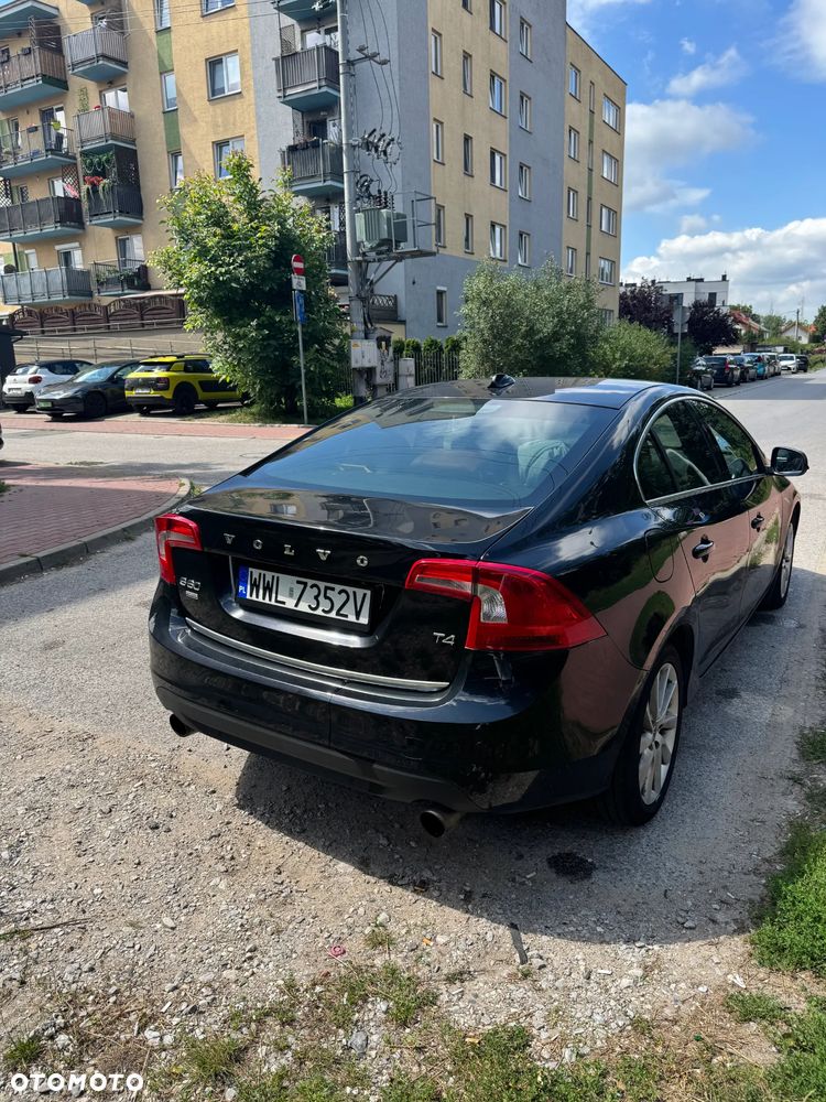Volvo S60 T4 Base - 4
