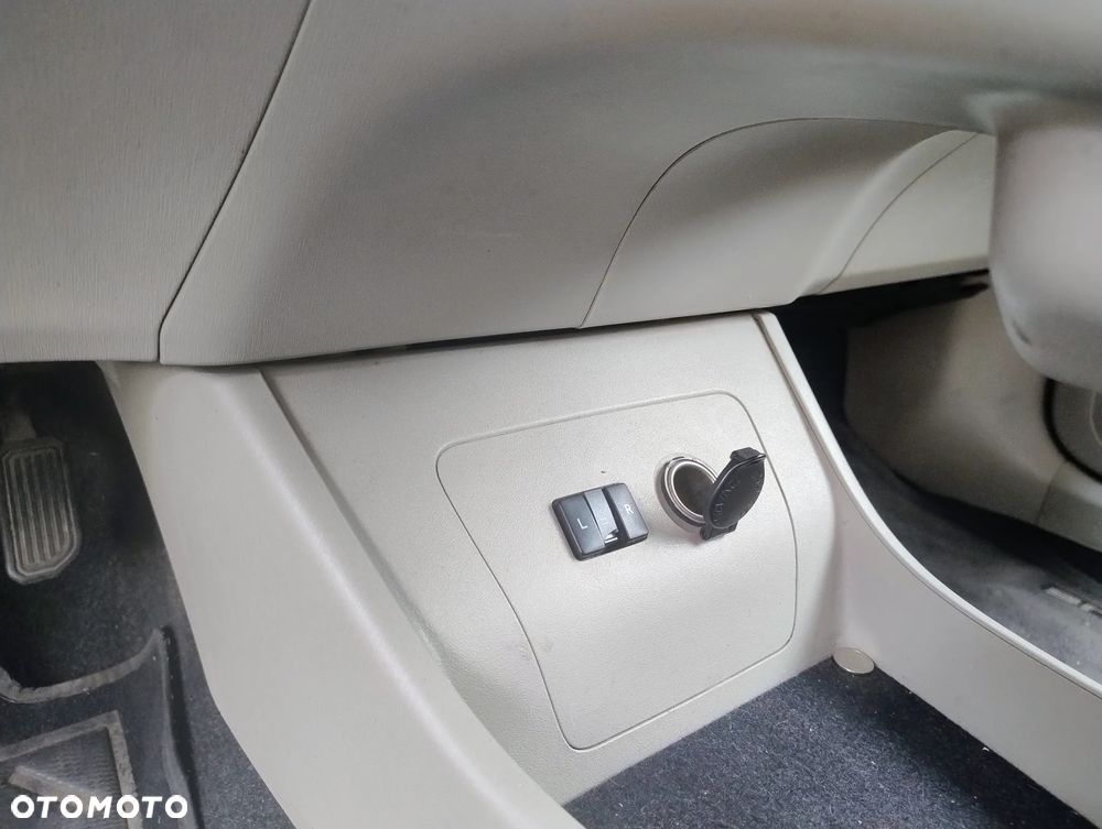 Toyota Prius 1.8 Hybrid Prestige - 6