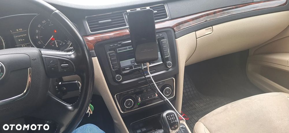 Skoda Superb 2.0 TDI 4x4 Elegance - 11