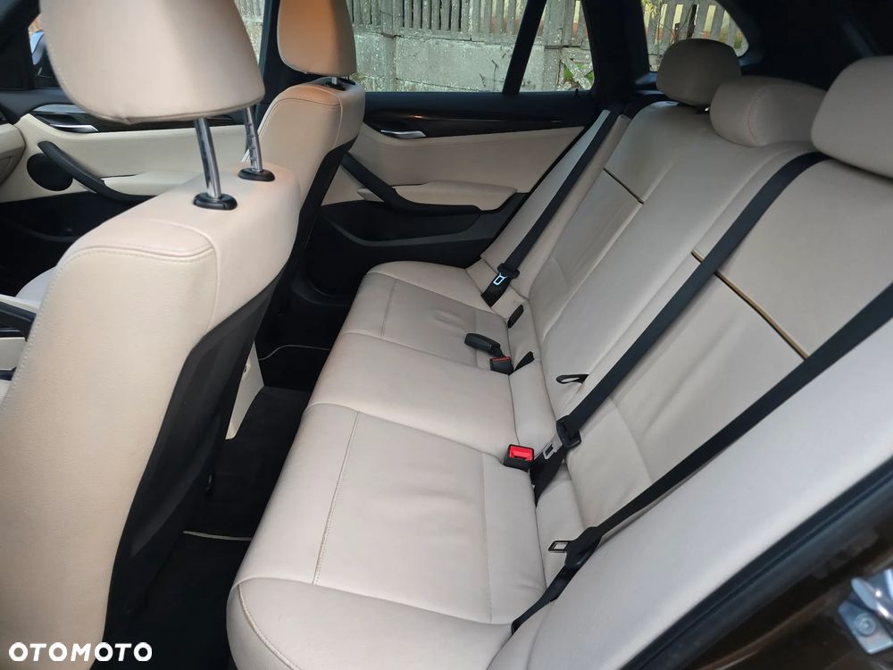 BMW X1 xDrive20d - 11