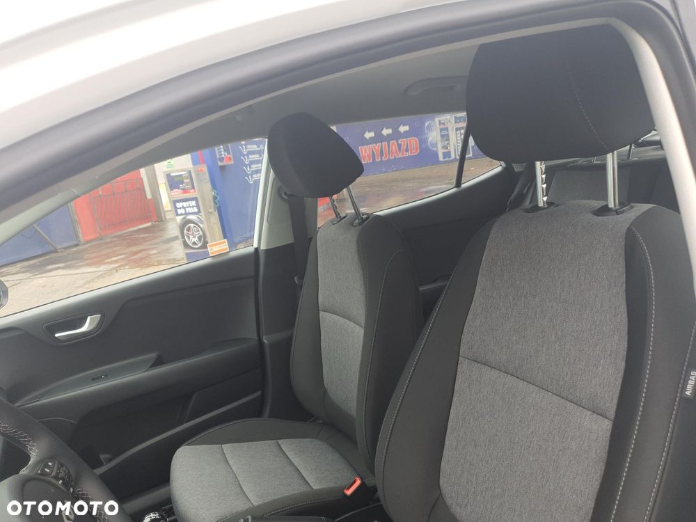 Kia Stonic 1.2 M - 11