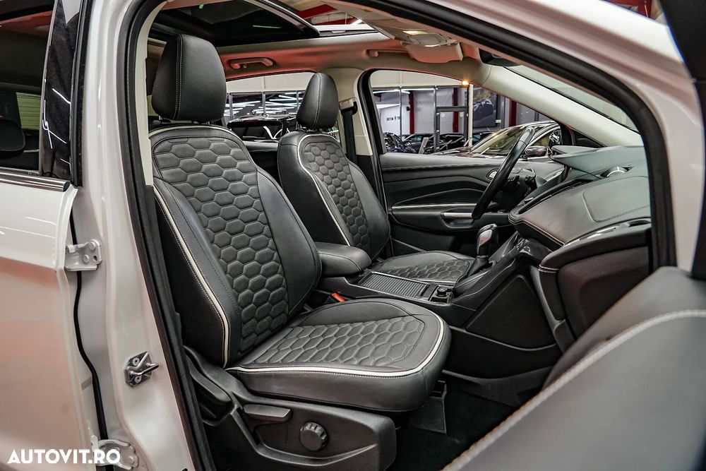 Ford Kuga 2.0 TDCi 4WD Powershift Vignale - 4