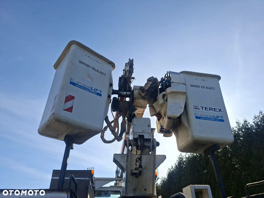 Mercedes-Benz Unimog - 7