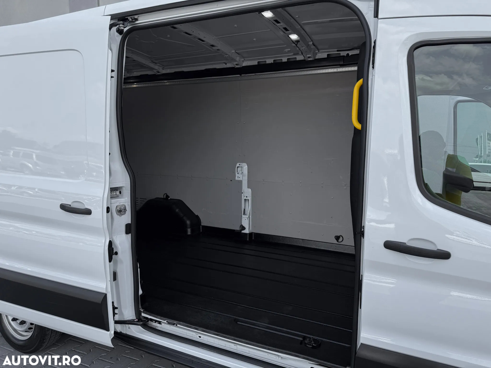 Ford TRANSIT L3H2 - 14