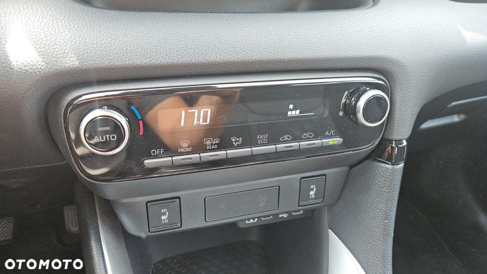 Mazda 2 Hybrid - 2