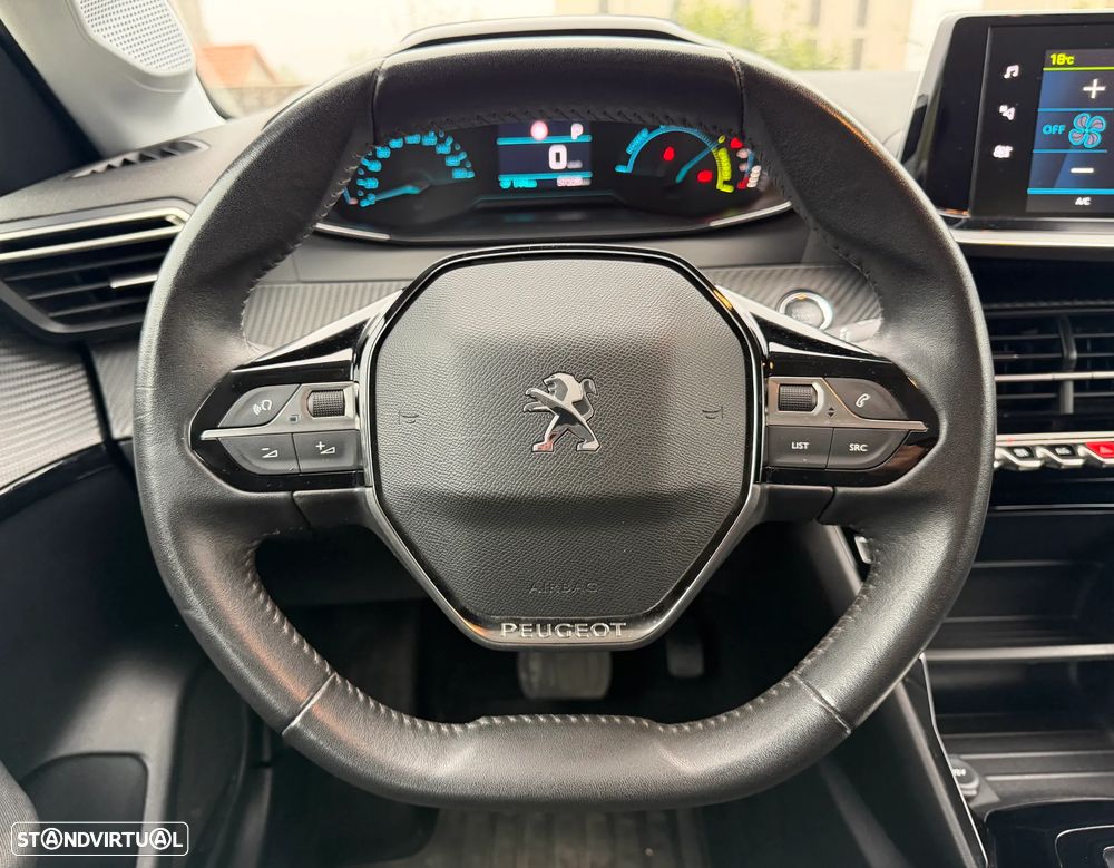 Peugeot e-208 50 kWh Active Pack — fotografia 14