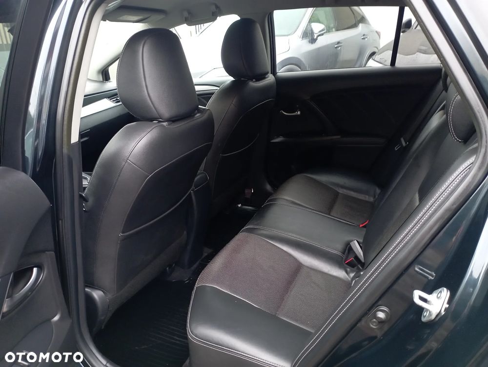 Toyota Avensis 1.8 Prestige MS - 11