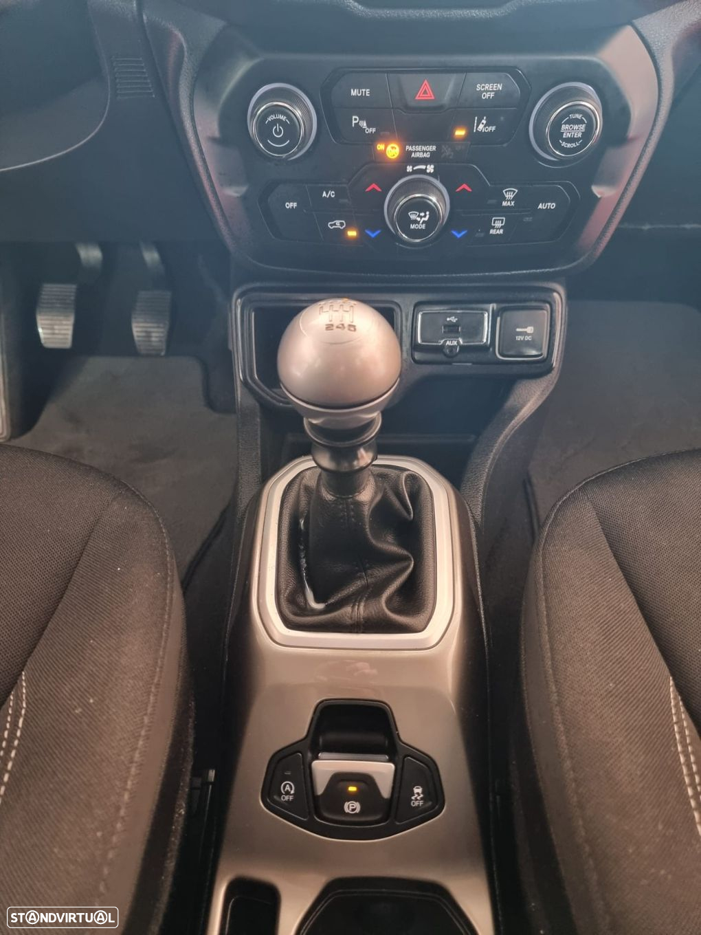 Jeep Renegade 1.0 T Limited - 18