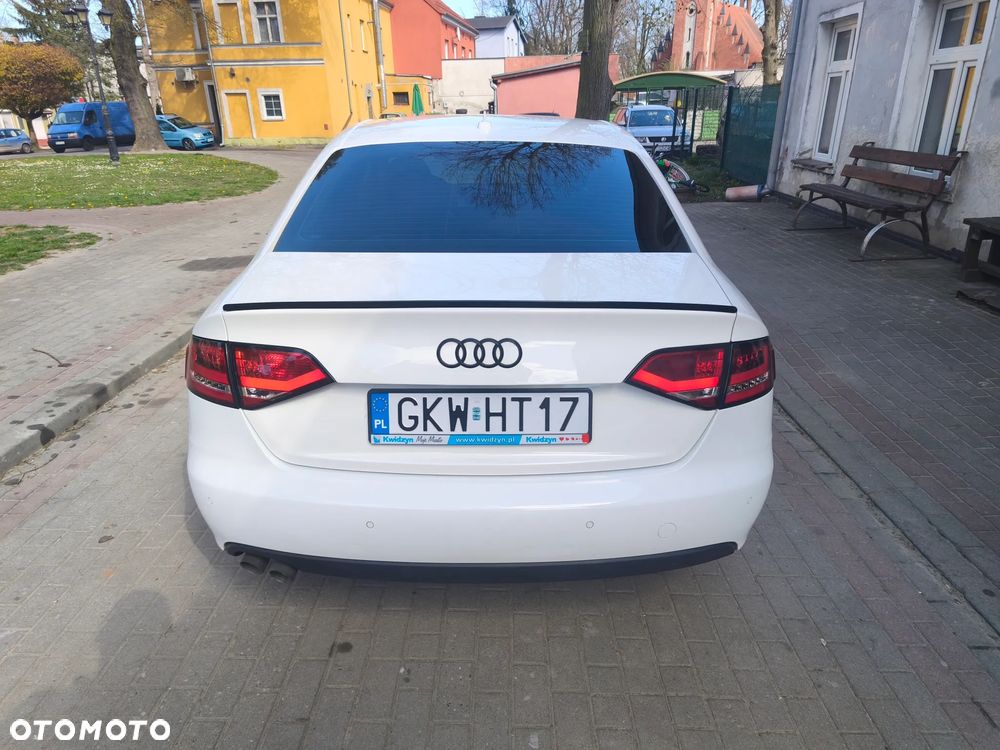 Audi A4 Limousine - 3