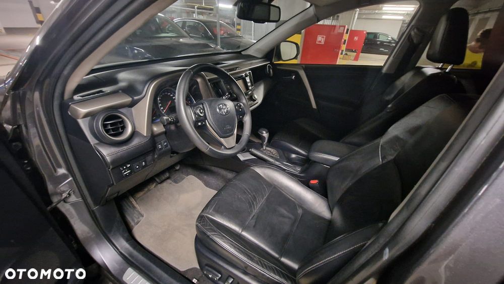 Toyota RAV4 2.2 D-CAT Prestige - 13