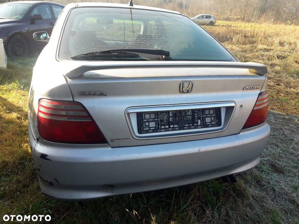 Honda Accord 99-02  HB  Klapa tylna z Lotką błotnik   drzwi Szyba boczna - 1