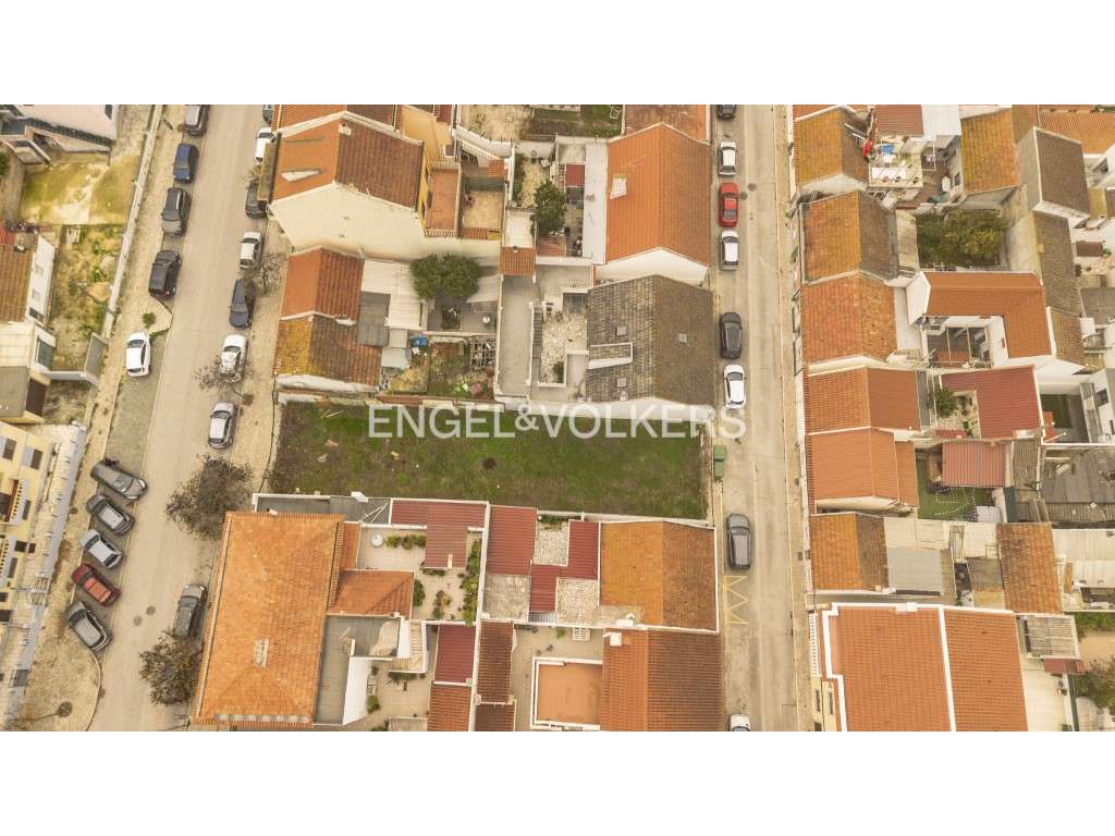 Terreno com 2 lotes e projecto habitacional aprovado - Grande imagem: 2/27