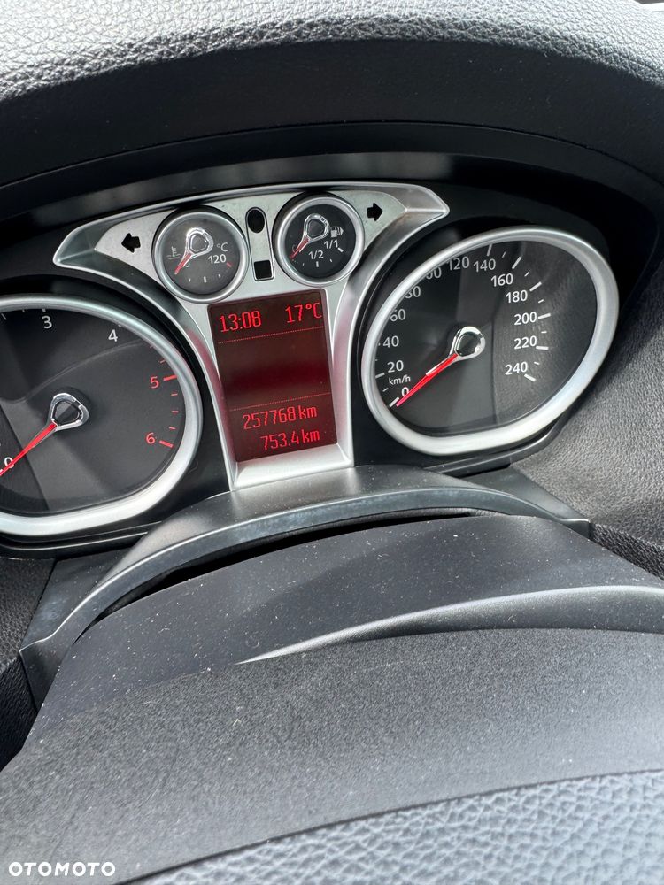 Ford Kuga 2.0 TDCi 4x4 Titanium - 11