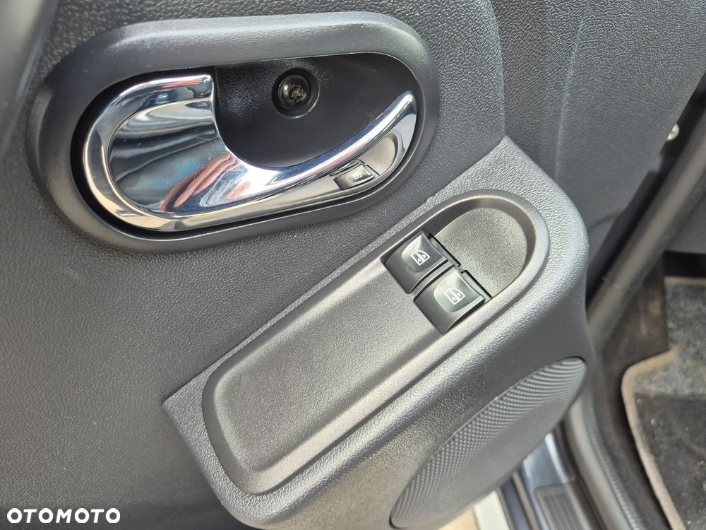 Dacia Duster 1.2 TCe Laureate S&S EU6 - 35