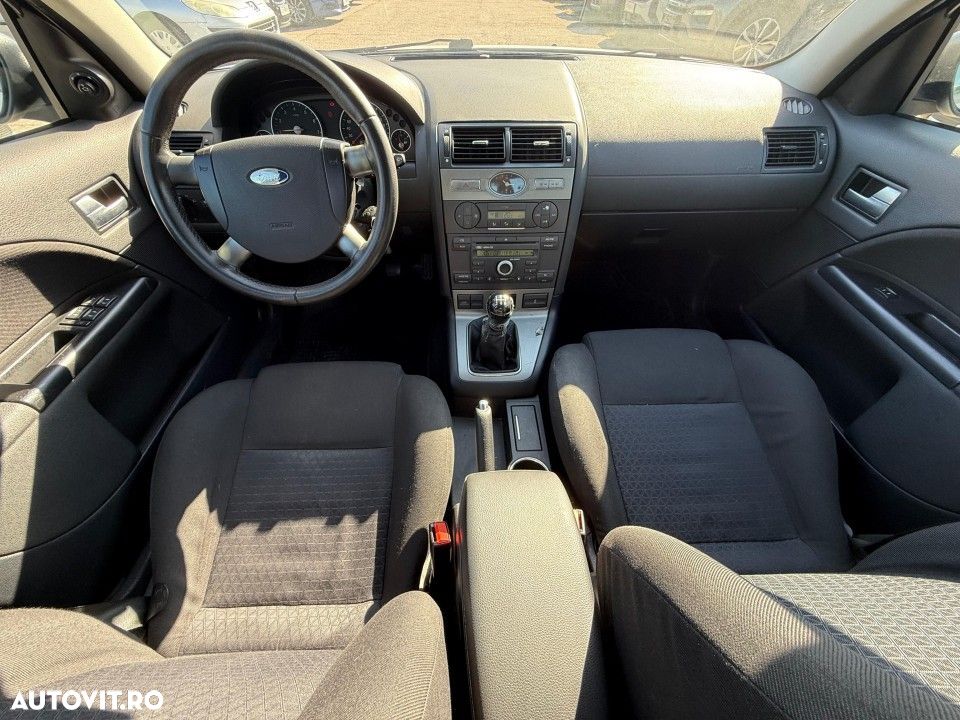 Ford Mondeo 1.8 Trend - 12