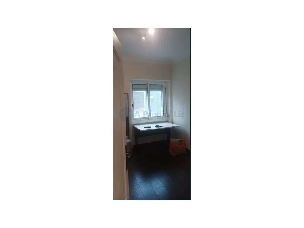 T2 Remodelado | Luminoso e Bem Localizado - Amadora Venteira - Grande imagem: 5/11