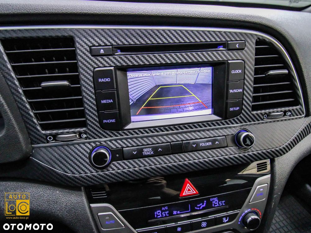 Hyundai Elantra 1.6 Comfort - 17