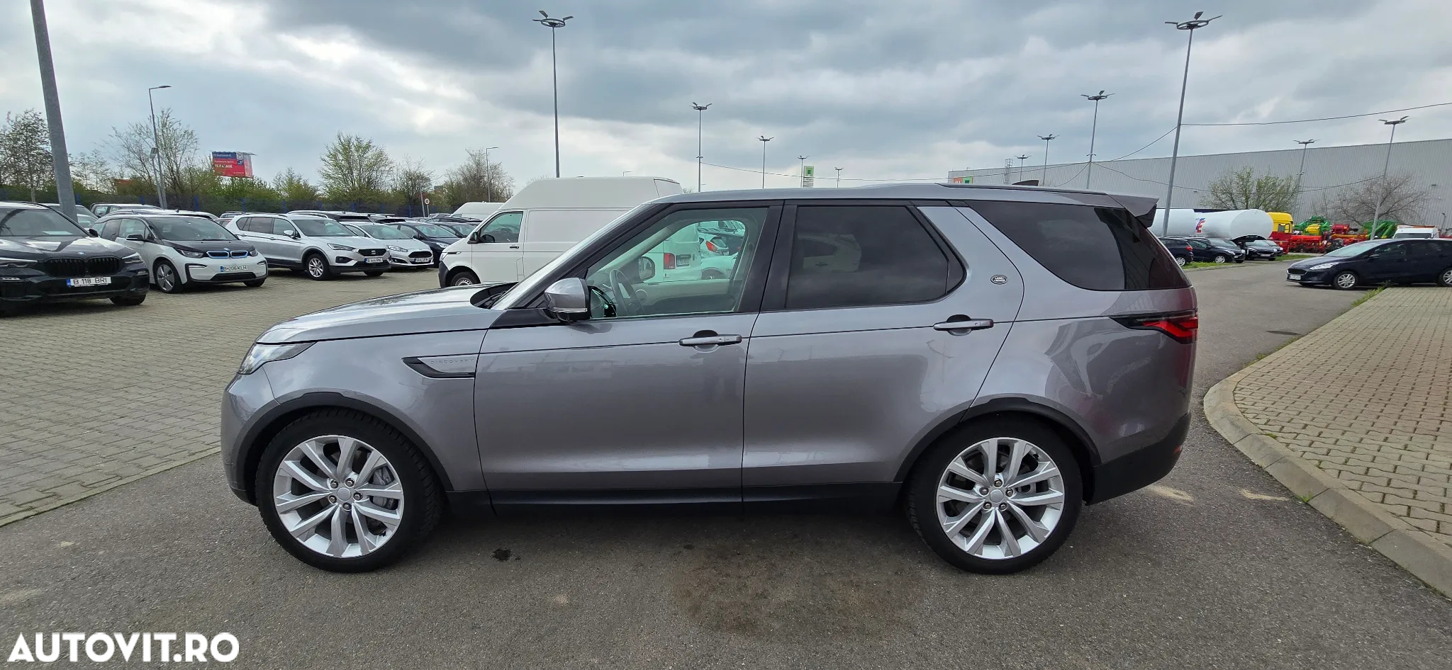 Land Rover Discovery 3.0 D250 MHEV SE - 8