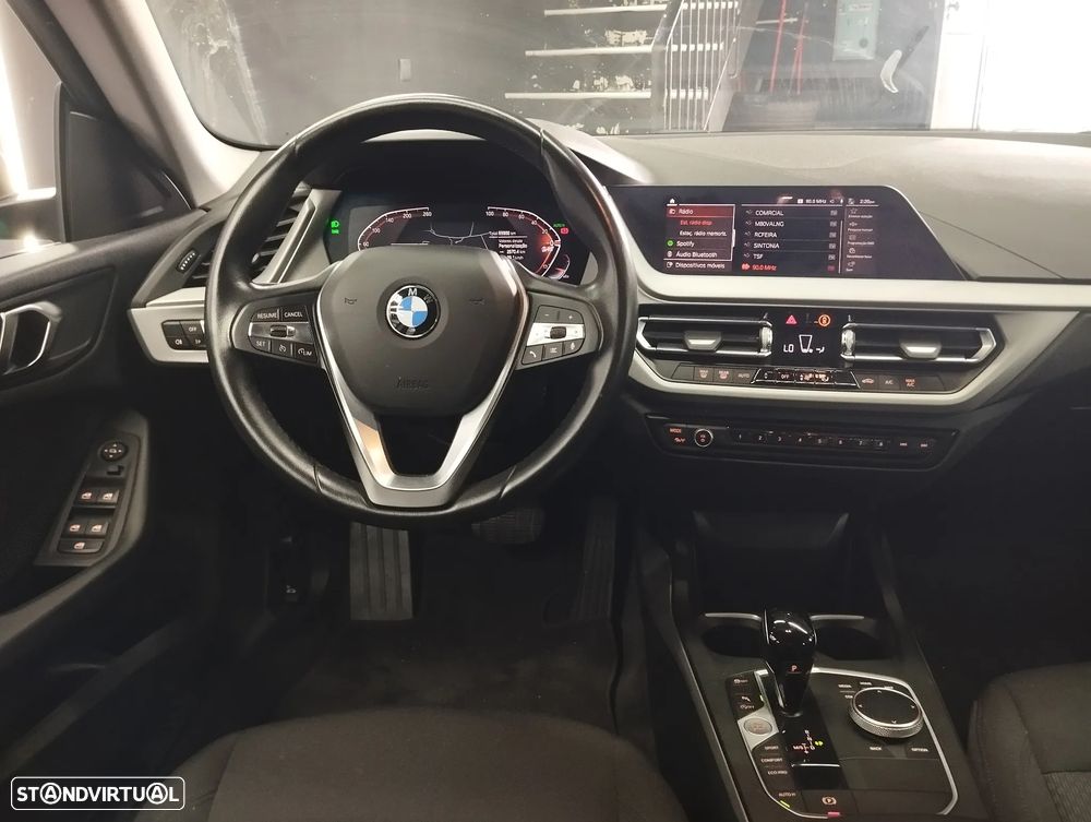 BMW 216 d Advantage — fotografia 13
