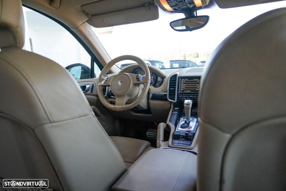 Porsche Cayenne - 27
