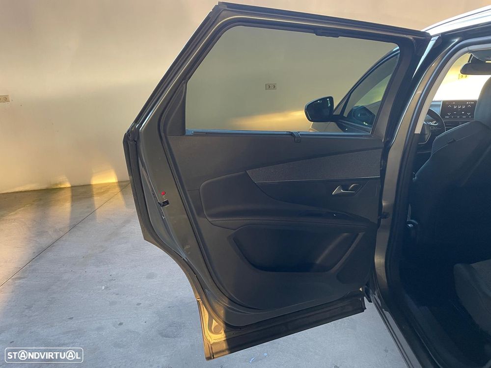 Peugeot 5008 BlueHDI 120 EAT6 Allure - 27