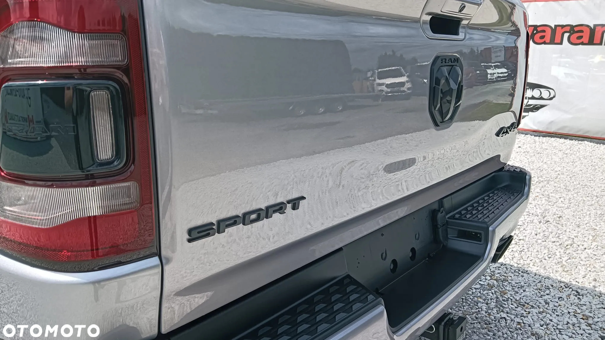 Dodge RAM 1500 5.7 4x4 - 21