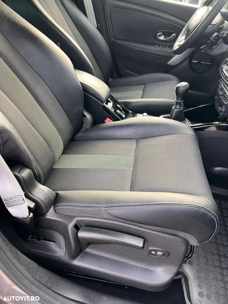 Renault Megane TCe 130 BOSE Edition - 14