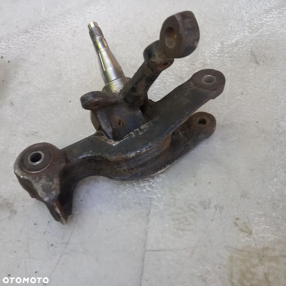 zwrotnica piasta zawieszenie czop przód fiat 126p maluch oryginał - 3