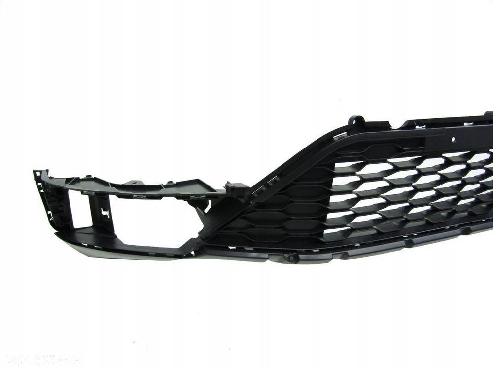 Kratka /atrapa środkowa w zderzak VW T-ROC 17 - - 5