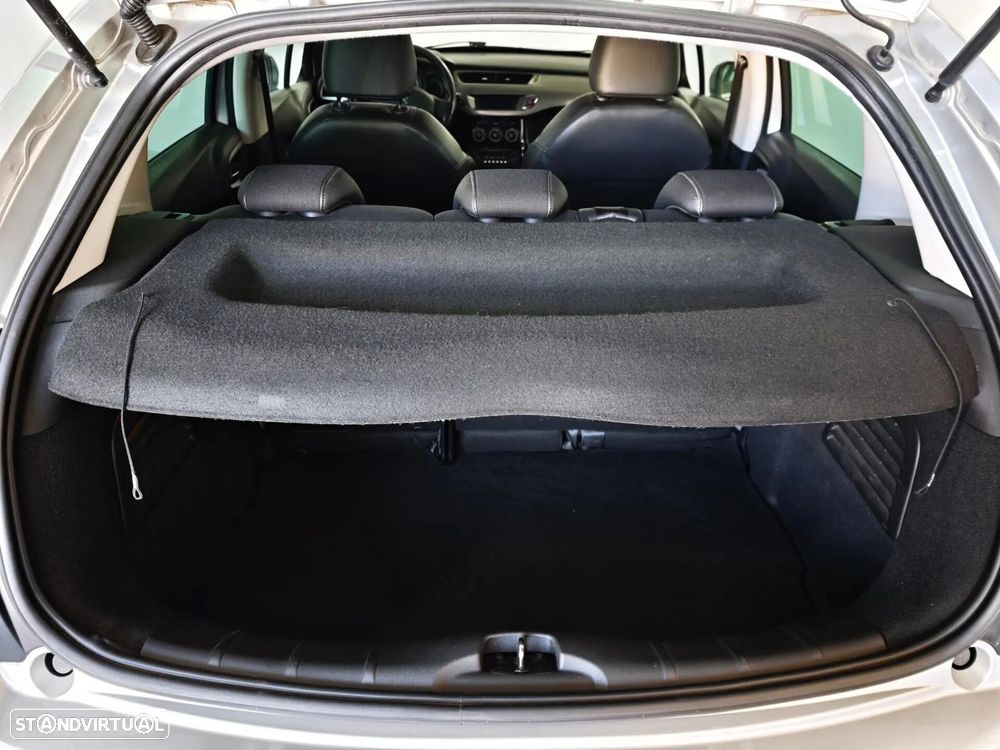 Citroën C3 1.2 PureTech Shine - 23
