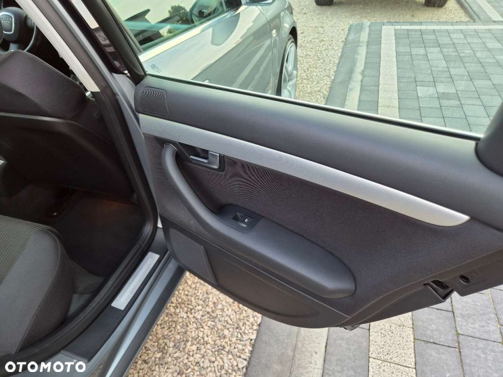 Audi A4 Limousine - 20