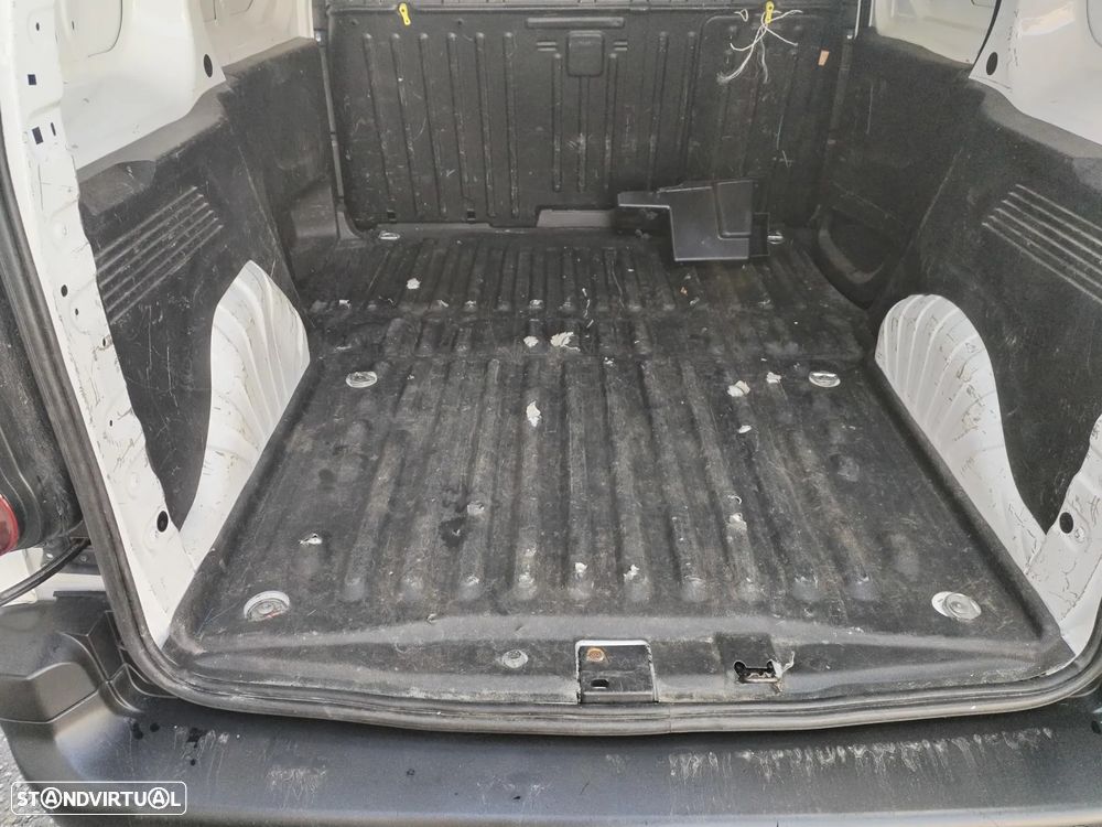 Peugeot Partner 1.5HDI iva já incluído 3LG 100 cvs - 4