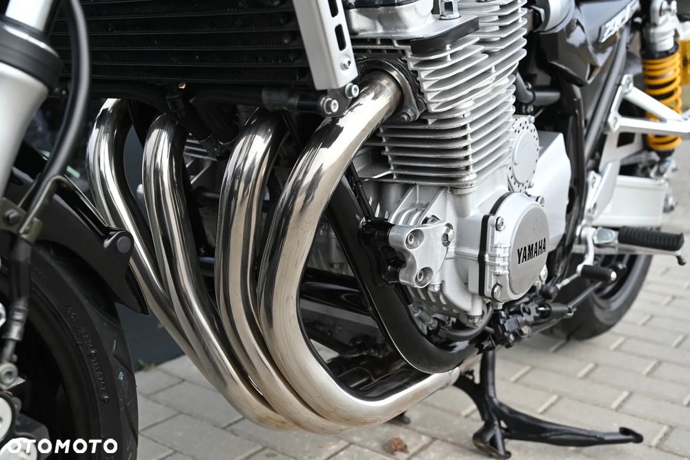 Yamaha XJR - 34