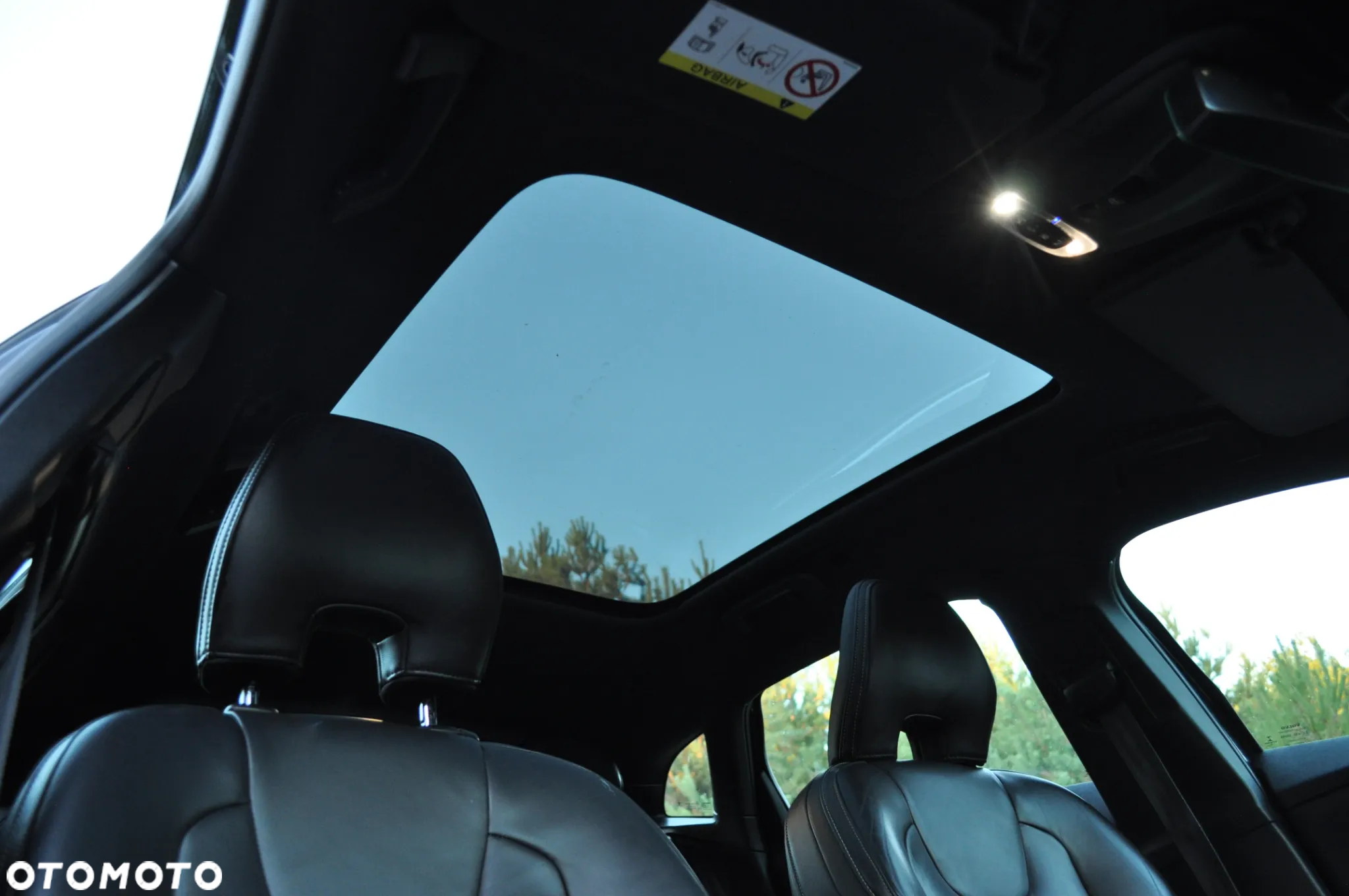 Volvo V40 D4 Drive-E R-Design Summum - 17