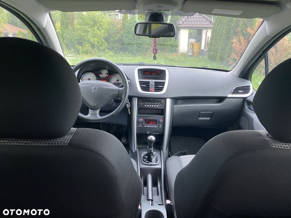 Peugeot 207 - 6