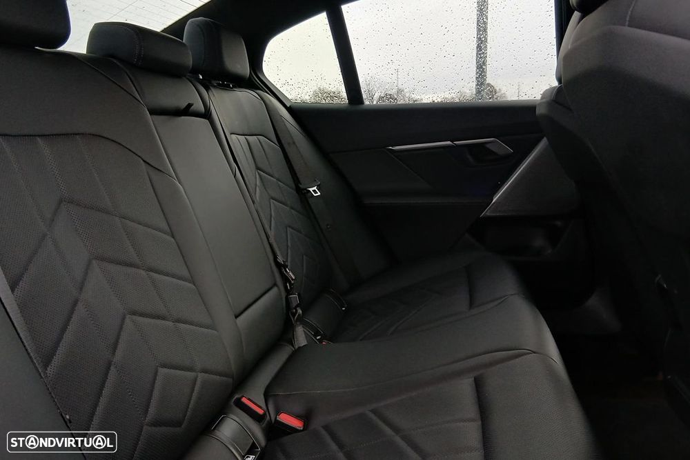 BMW 520 d Pack Desportivo M Pro - 15