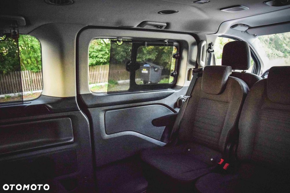 Ford Tourneo Custom 2.0 EcoBlue L2 Titanium - 31