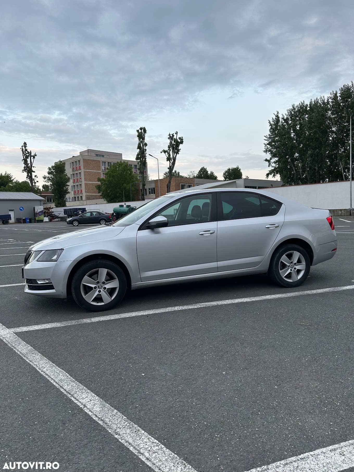 Skoda Octavia 2.0 TDI DSG 4X4 Style - 3