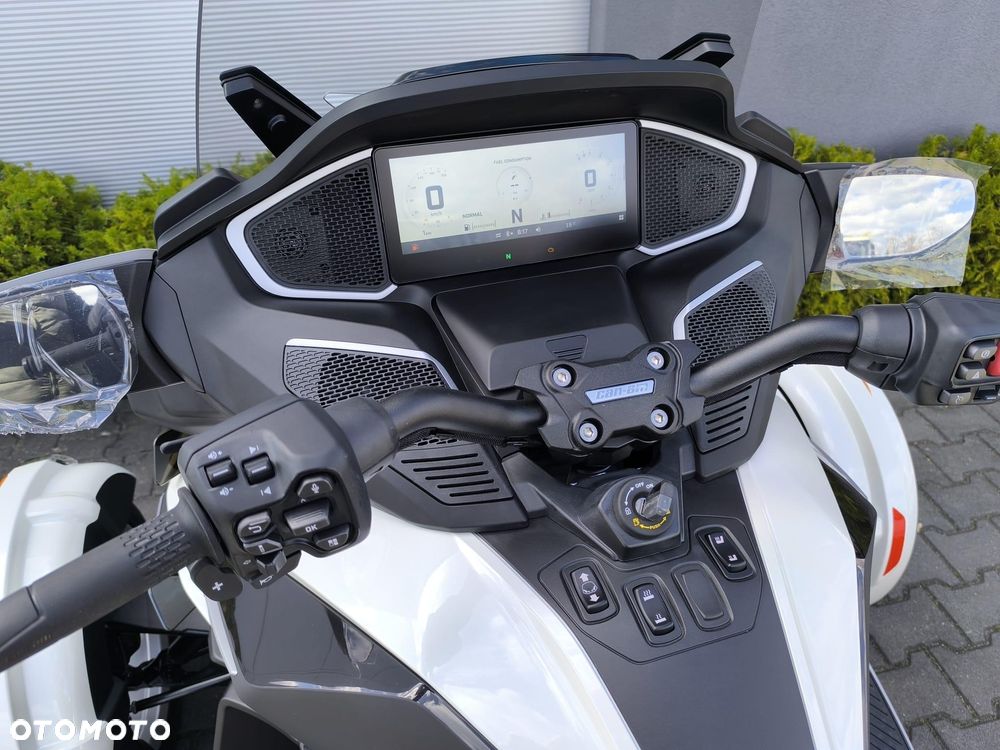 Can-Am Spyder - 8