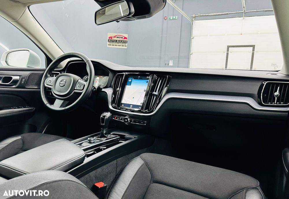 Volvo V60 D4 Momentum Pro - 21