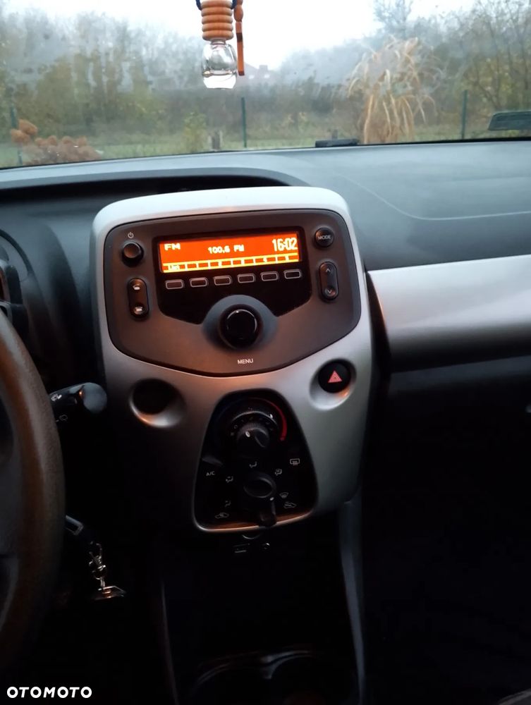 Peugeot 108 - 10