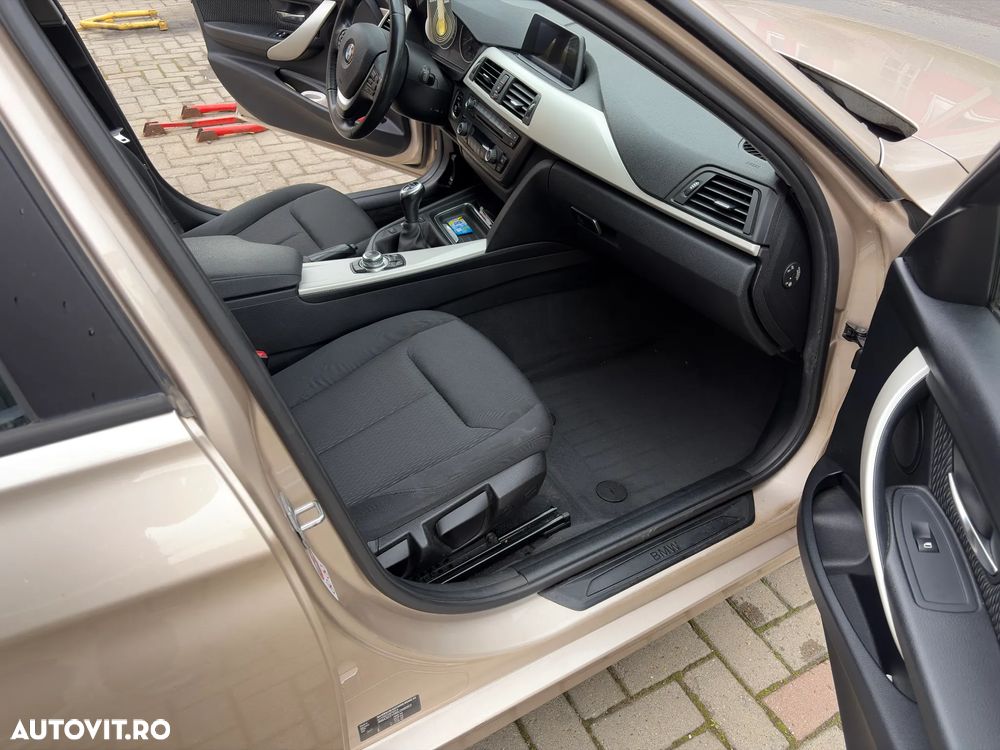 BMW Seria 3 320d - 16