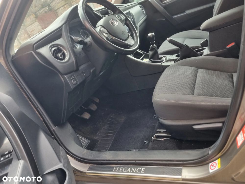 Toyota Corolla - 11
