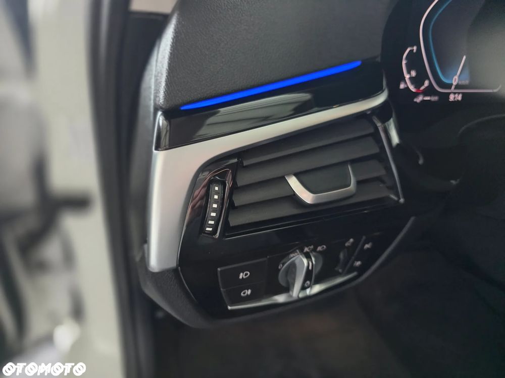 BMW Seria 5 530e iPerformance xDrive Sport Line sport - 18