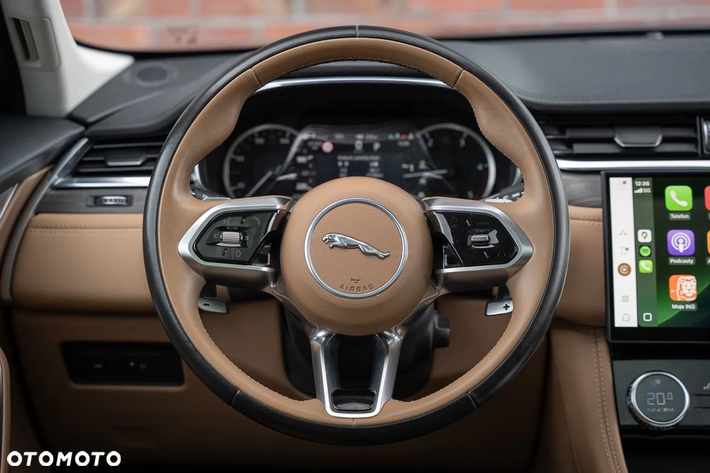 Jaguar F-Pace D200 AWD R-Dynamic SE - 28