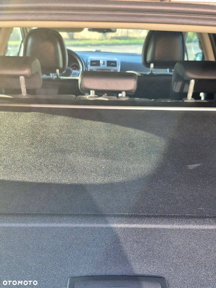 Toyota Avensis 2.2 D-CAT Premium - 11