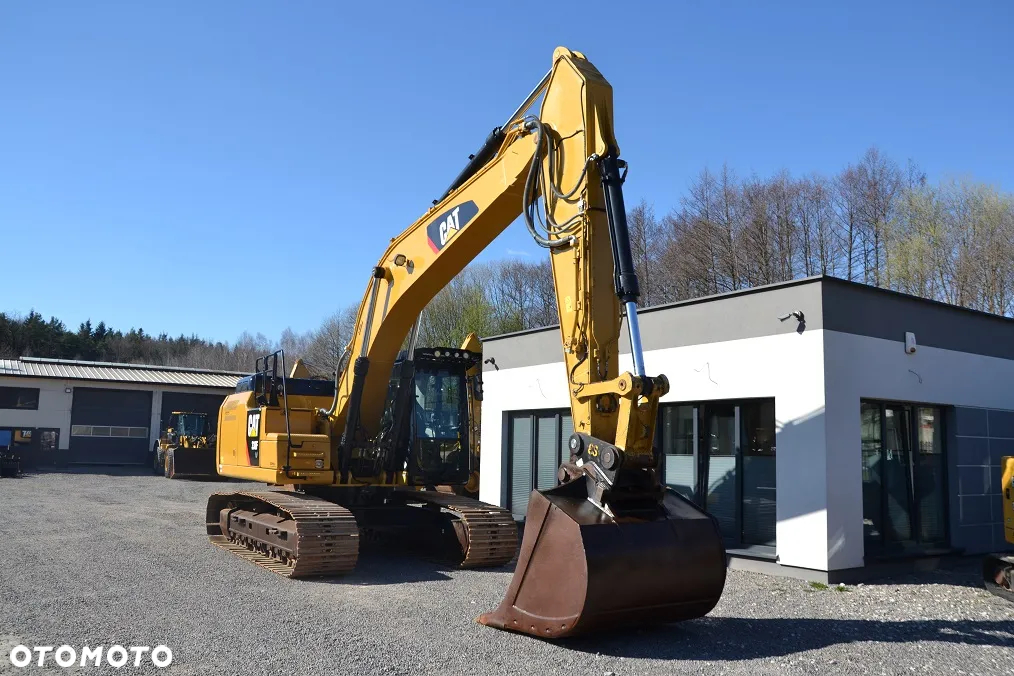 Caterpillar CAT 330 F - 15