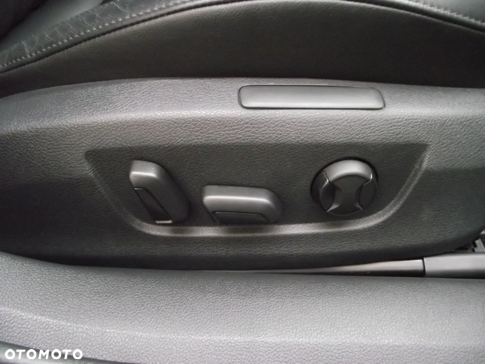 Skoda Superb 2.0 TDI L&K DSG - 20