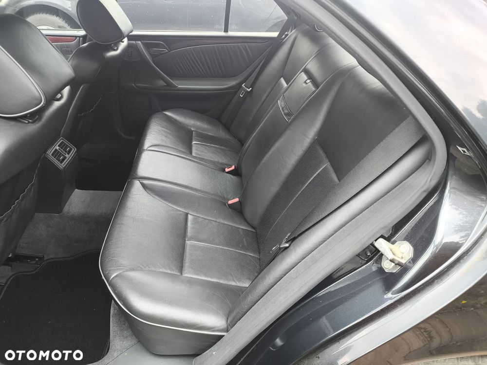 Mercedes-Benz Klasa E 200 Elegance - 6