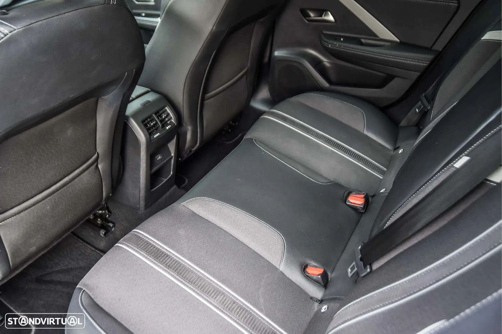 Opel Astra Sports Tourer 1.2 T GS Line - 14